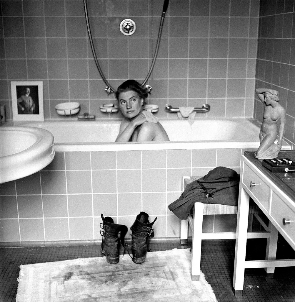 lee-miller-in-hitlers-bathtub